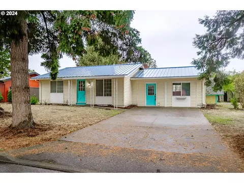 2490 Canterbury St, Eugene, OR 97404