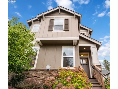 9311 SW Treble Ln, Portland, OR 97225