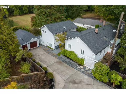 5207 SW Dosch Rd, Portland, OR 97239