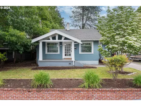 2430 SE 67th Ave, Portland, OR 97206