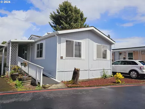 19605 River Rd #36, Gladstone, OR 97027
