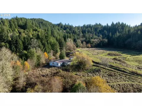 45275 Highway 242, Myrtle Point, OR 97458