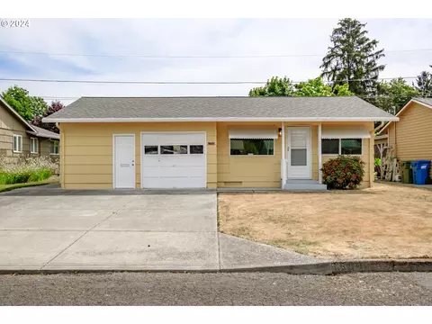 1550 Walton Way, Woodburn, OR 97071