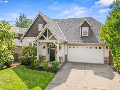 15971 SE Chardonnay Ct, Milwaukie, OR 97267