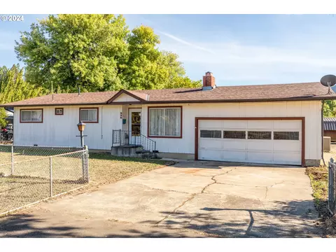 536 Glen Ave, Sutherlin, OR 97479