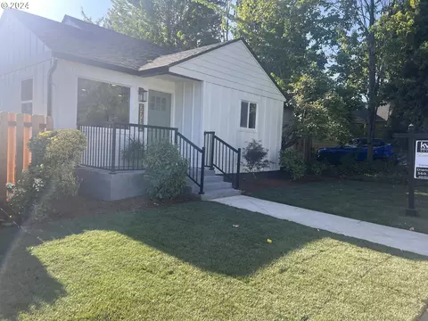 2714 Daniels St, Vancouver, WA 98660