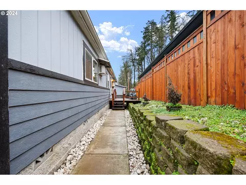 502 S 6th St, Springfield, OR 97477 photo 30
