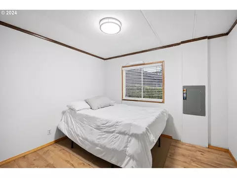 502 S 6th St, Springfield, OR 97477 photo 16