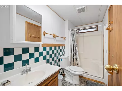 502 S 6th St, Springfield, OR 97477 photo 18