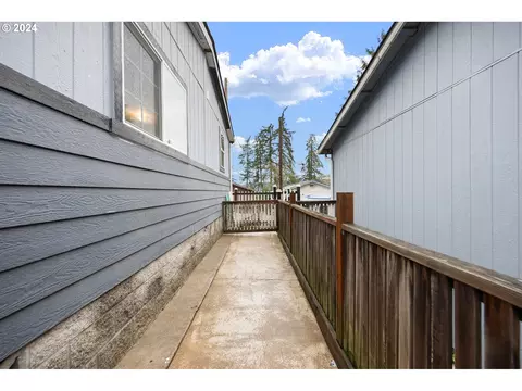 502 S 6th St, Springfield, OR 97477 photo 31