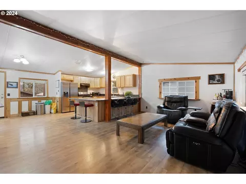 502 S 6th St, Springfield, OR 97477 photo 10