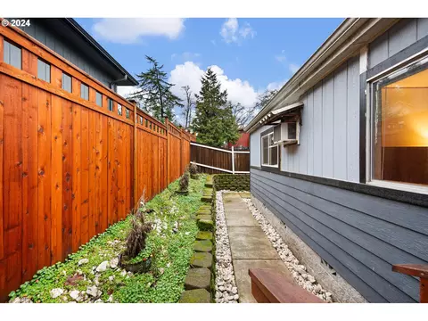502 S 6th St, Springfield, OR 97477 photo 27