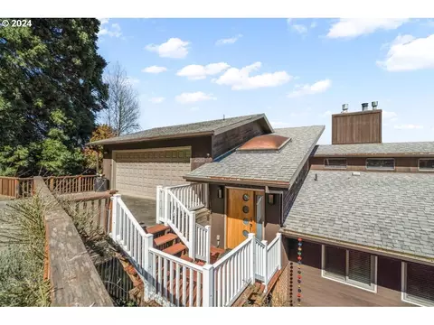 9608 NW Rosaria Ave, Portland, OR 97231