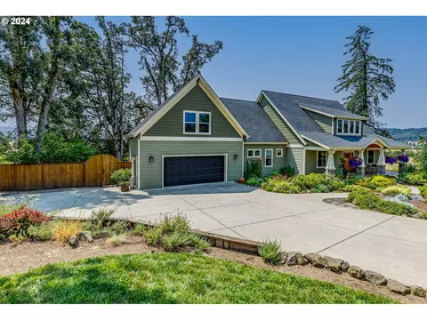 35536 Sunnyhill Ln, Pleasant Hill, OR 97455