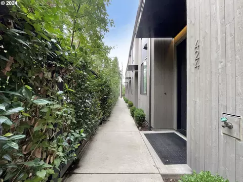 424 NE Ivy St #6, Portland, OR 97212