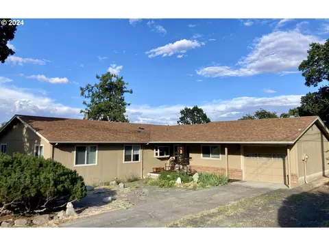 2413 W 13th St, The Dalles, OR 97058