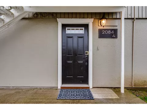 2084 W 14th Pl, Eugene, OR 97402