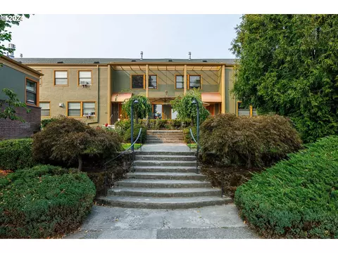 2025 SE Caruthers St #12, Portland, OR 97214