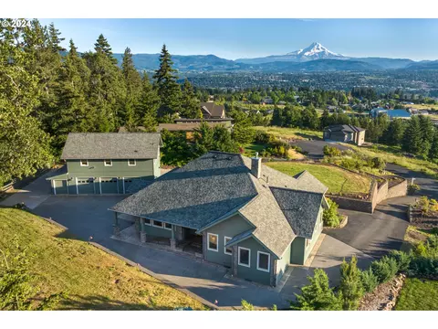 1470 Catalina Ln, White Salmon, WA 98672