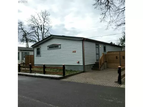 10701 SE Highway 212 #N3, Clackamas, OR 97015