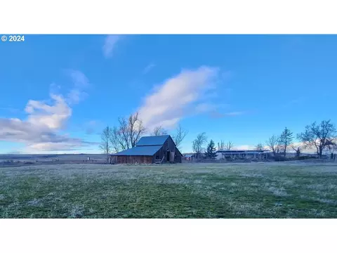 495 Erickson Rd, Centerville, WA 98613