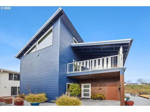 2630 N Hayden Island Dr #41, Portland, OR 97217