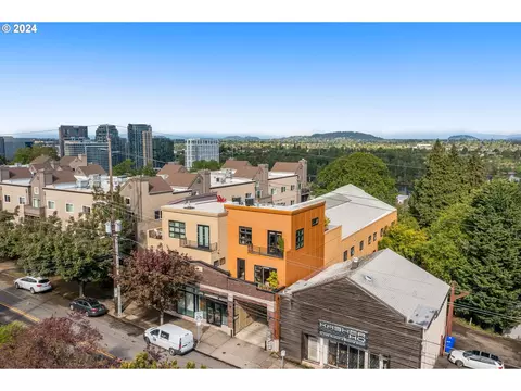 4412 S Corbett Ave #SOUTH, Portland, OR 97239