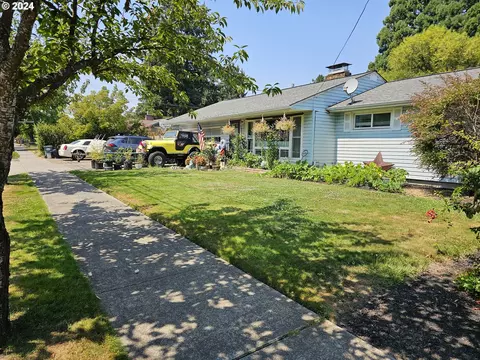 649 NE Grant St, Hillsboro, OR 97124