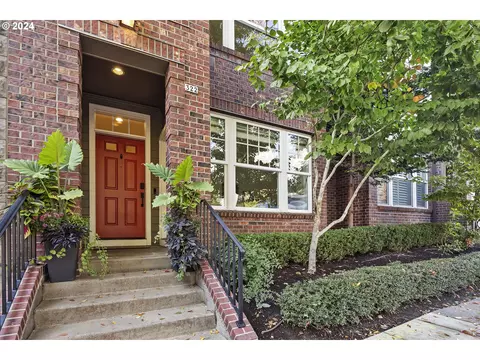 322 2nd St, Lake Oswego, OR 97034