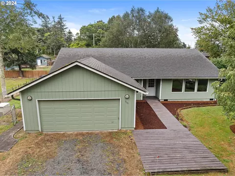 379 8th Ave, Hammond, OR 97121