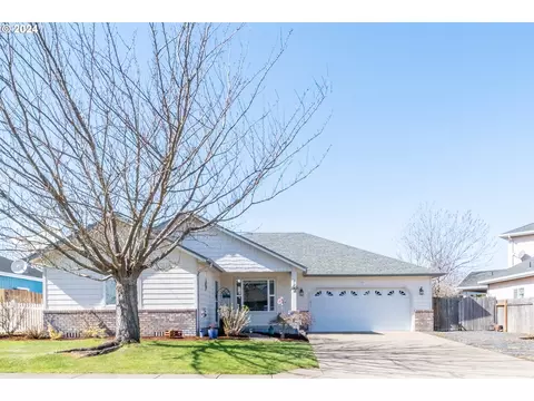2156 Eagles Dr, Lebanon, OR 97355
