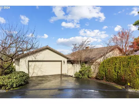 6268 Belmont Way, West Linn, OR 97068