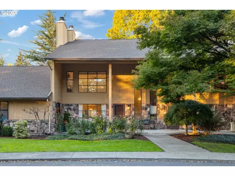 4935 SW Chestnut Pl, Beaverton, OR 97005