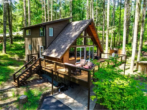 79 Tioga Dr, Cottage Grove, OR 97424