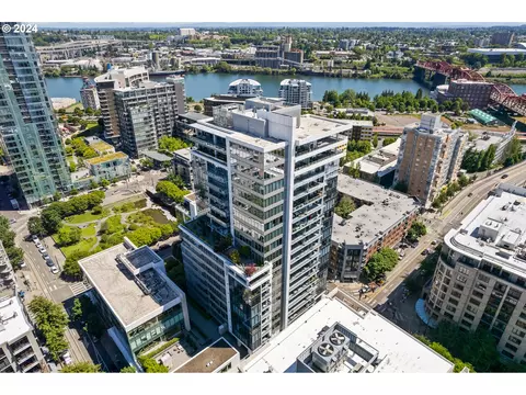 1001 NW Lovejoy St #390, Portland, OR 97209