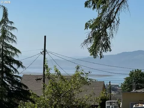 Fir Ave, Garibaldi, OR 97118