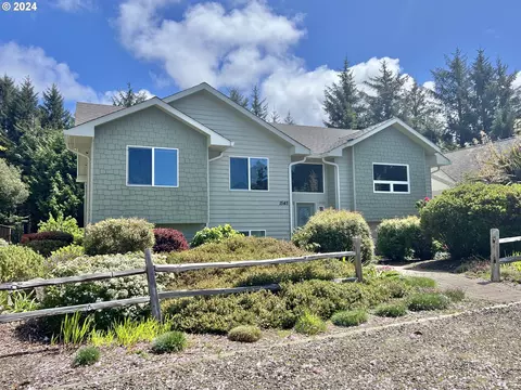 1545 SW Ocean Ter, Waldport, OR 97394