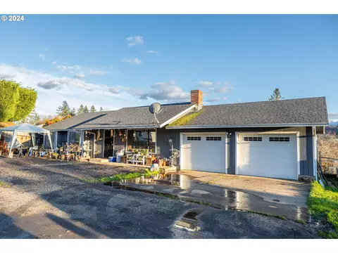 738 E Sixth Ave, Sutherlin, OR 97479