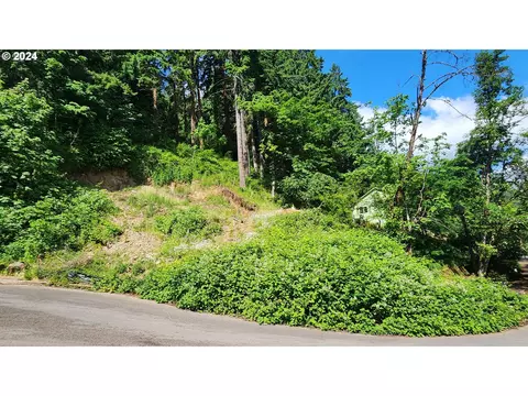 18366 Hillside Ct, West Linn, OR 97068