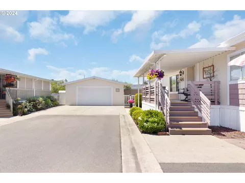 1200 E Central Ave #156, Sutherlin, OR 97479