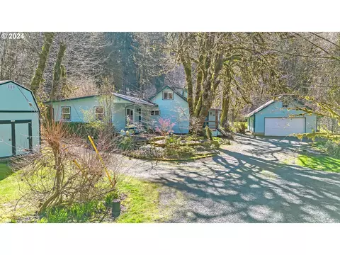22268 Vaughn Rd, Veneta, OR 97487