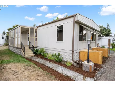 13045 SE Stark St #150, Portland, OR 97233
