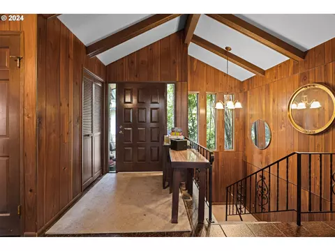 18 Monticello Dr, Lake Oswego, OR 97035
