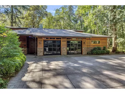 28528 E Hist Columbia River Hwy, Troutdale, OR 97060