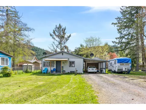 2413 Jefferson St, Sweet Home, OR 97386