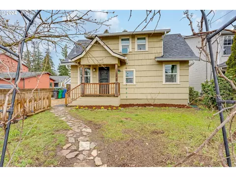 5233 SE Rural St, Portland, OR 97206