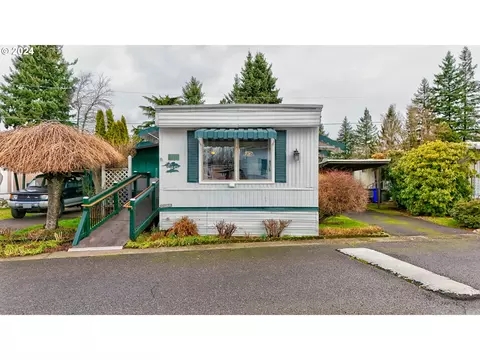 16745 SE Division St #141, Portland, OR 97236