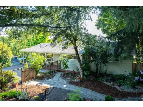 8515 SW 61st Ave, Portland, OR 97219
