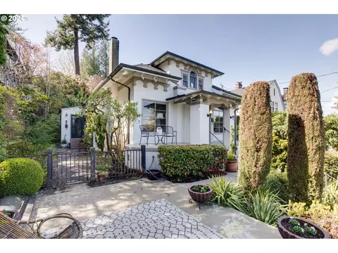 1717 NW 33rd Ave, Portland, OR 97210