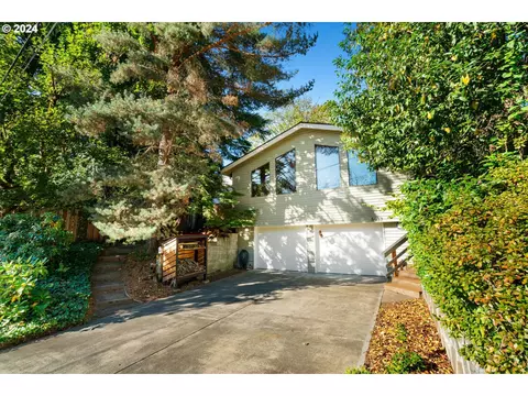 8937 SW 14th Ave, Portland, OR 97219